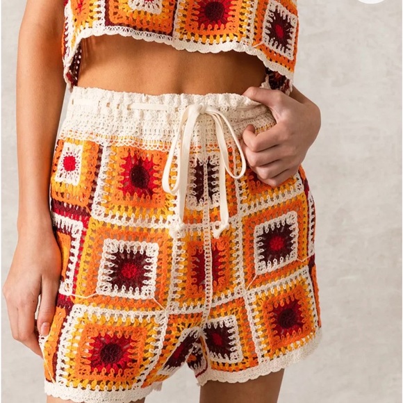 33 Coastal Pants - 33‎ Coastal Granny Square Shorts Red Orange Crochet Women’s Medium